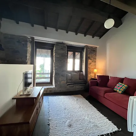 Casa Do Tio Ze Montesinho بيت للعطل *