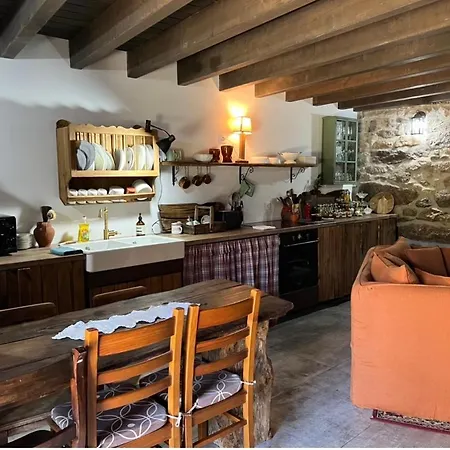 Casa Do Tio Ze Montesinho بيت للعطل *